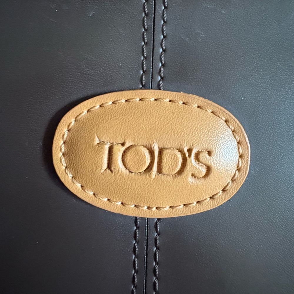 Tod's Dark Brown and Tan Shoulder Bag - Picture 2 of 5